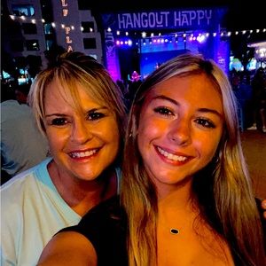 Meet your Posher, Christi